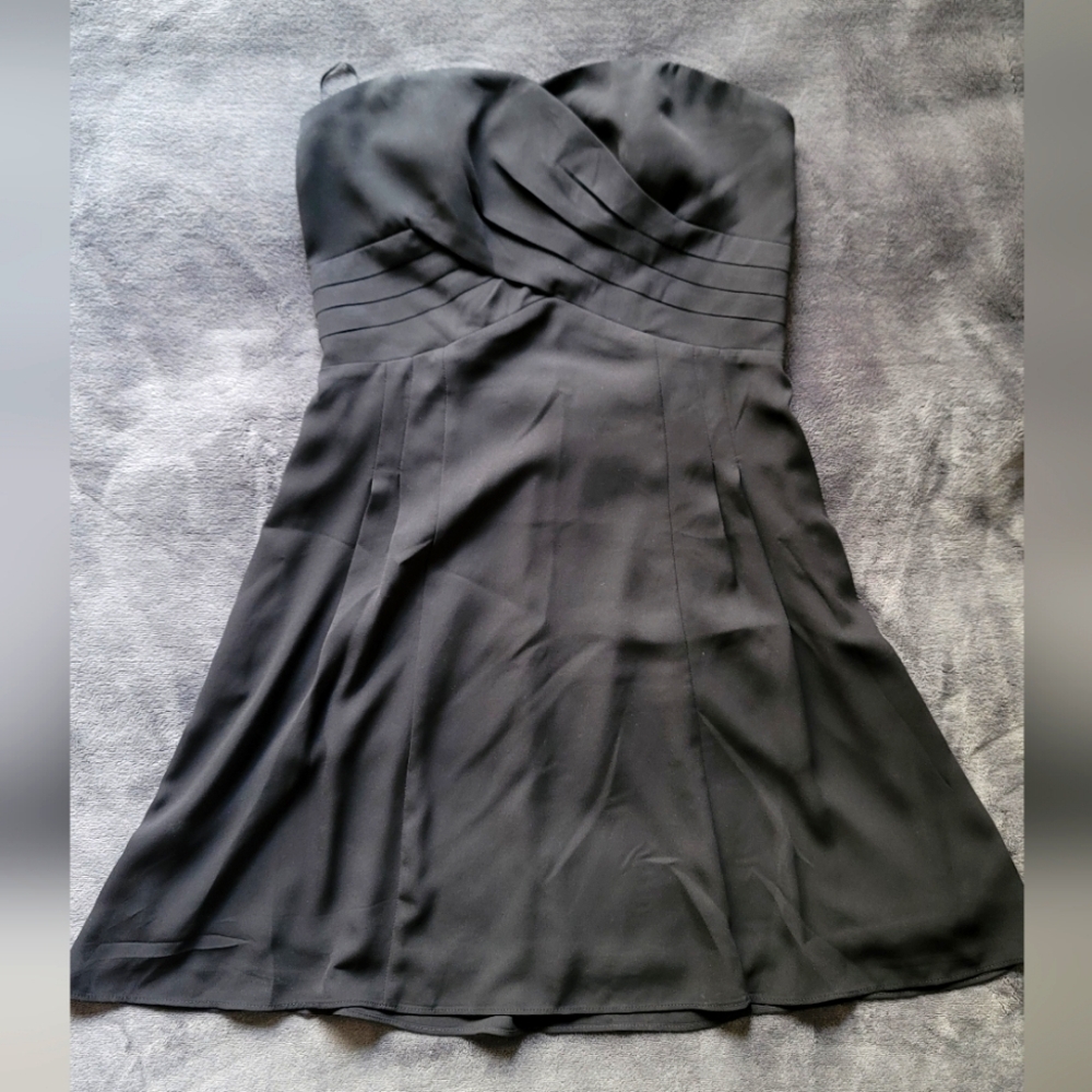Elegant Black Strapless Mini Dress